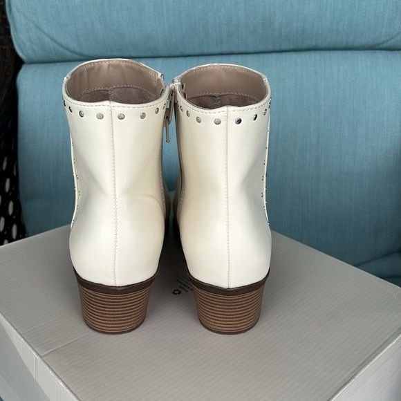 New Nordstrom Rack ivory, color, ankle booties. studded accents, Size 10. - Picture 8 of 10
